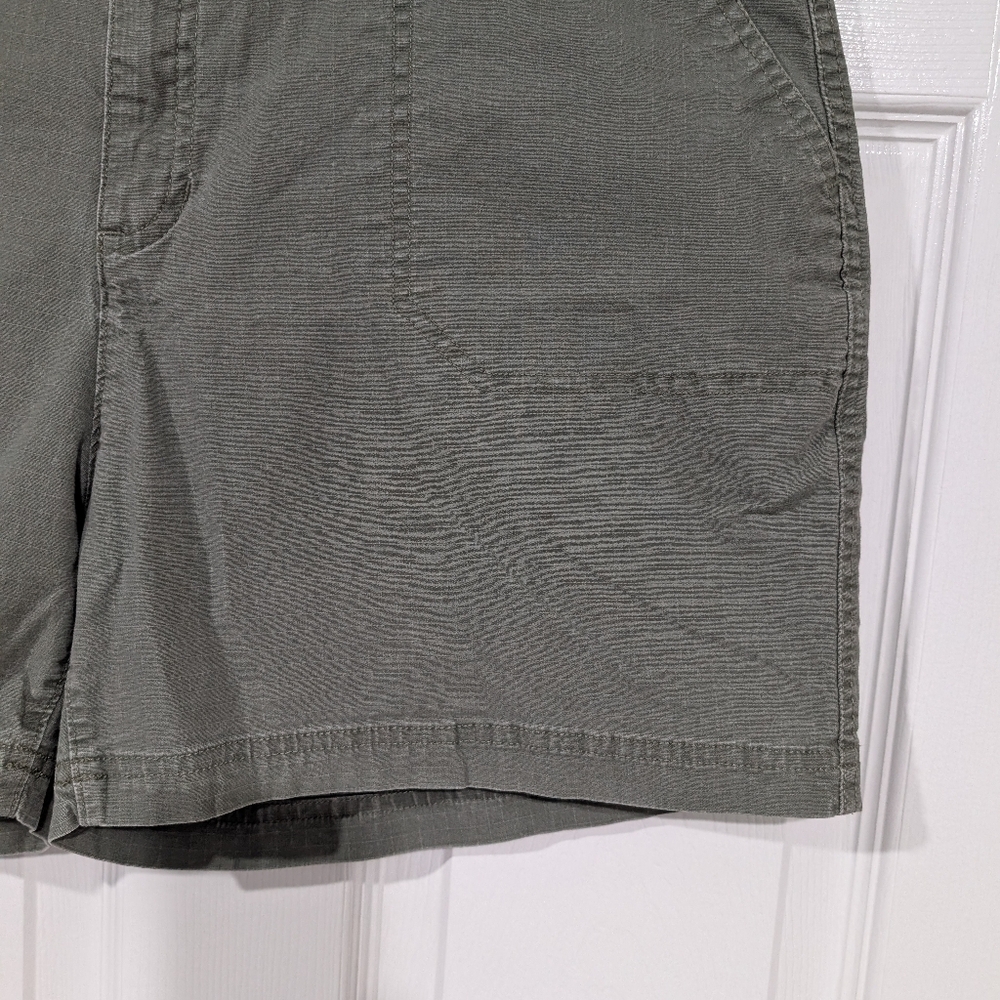 Eddie Bauer Medium Green Sage Ripstop Casual Shorts in Size 14 - Picture 5 of 12